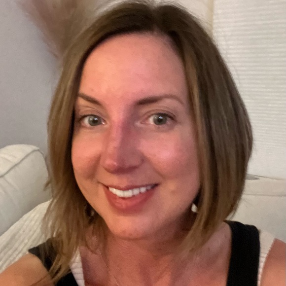 Meet your Posher, Cass - Picture 3 of 3